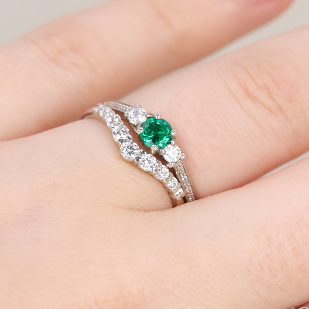 Cleo - Graduated Round Brilliant Cut Diamond Shaped Wedding Ring - Made-to-Order Wedding Rings - Made-to-Order