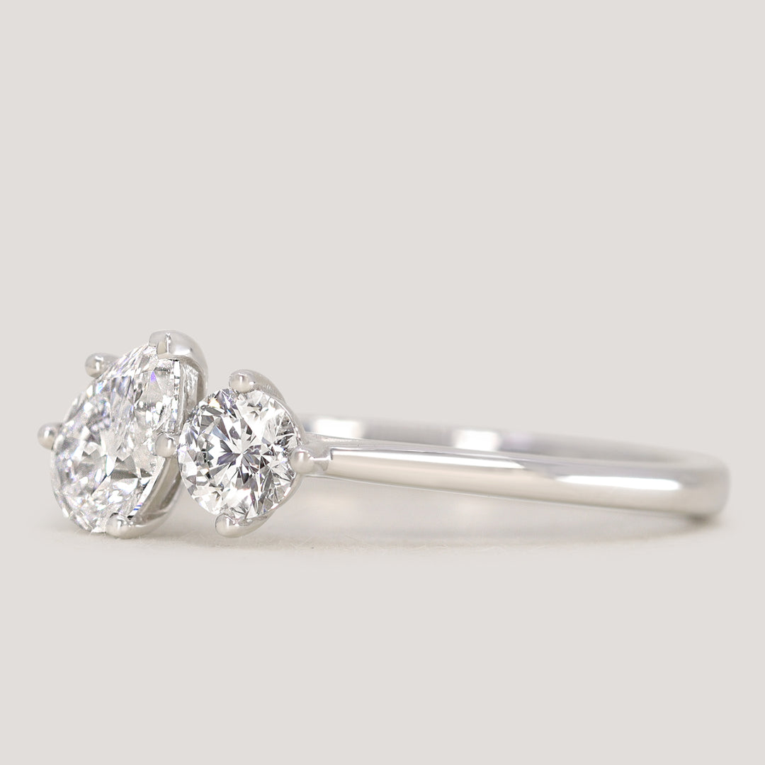 Juno - Lab Grown Diamond Toi et Moi Ring - Ready-to-Wear Engagement Rings - Ready-to-Ship
