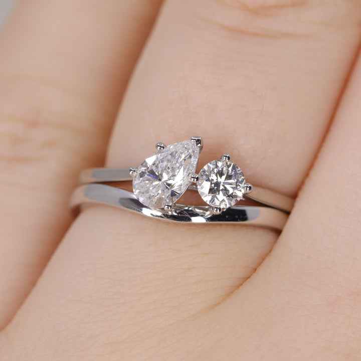 Juno - Lab Grown Diamond Toi et Moi Ring - Ready-to-Wear Engagement Rings - Ready-to-Ship