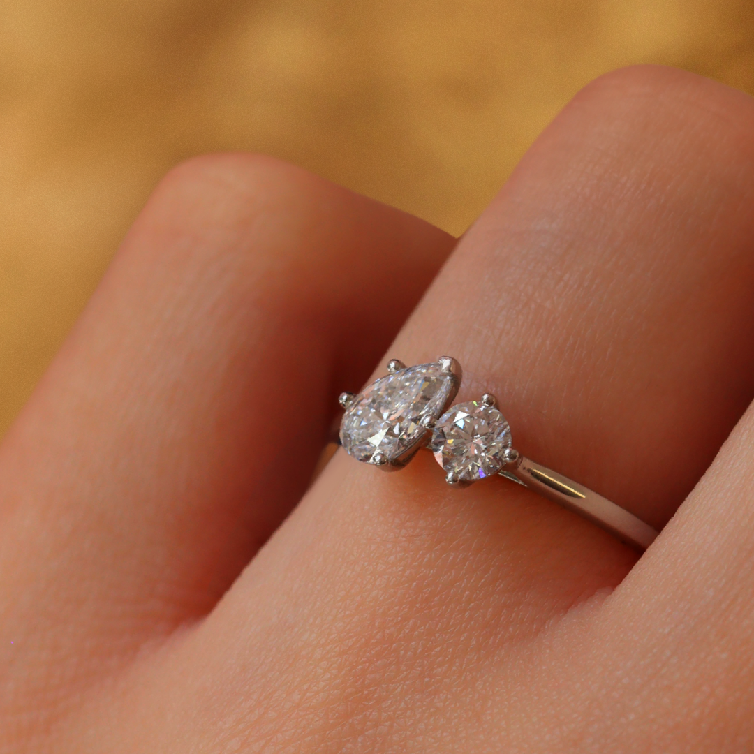 Juno - Lab Grown Diamond Toi et Moi Ring - Ready-to-Wear Engagement Rings - Ready-to-Ship