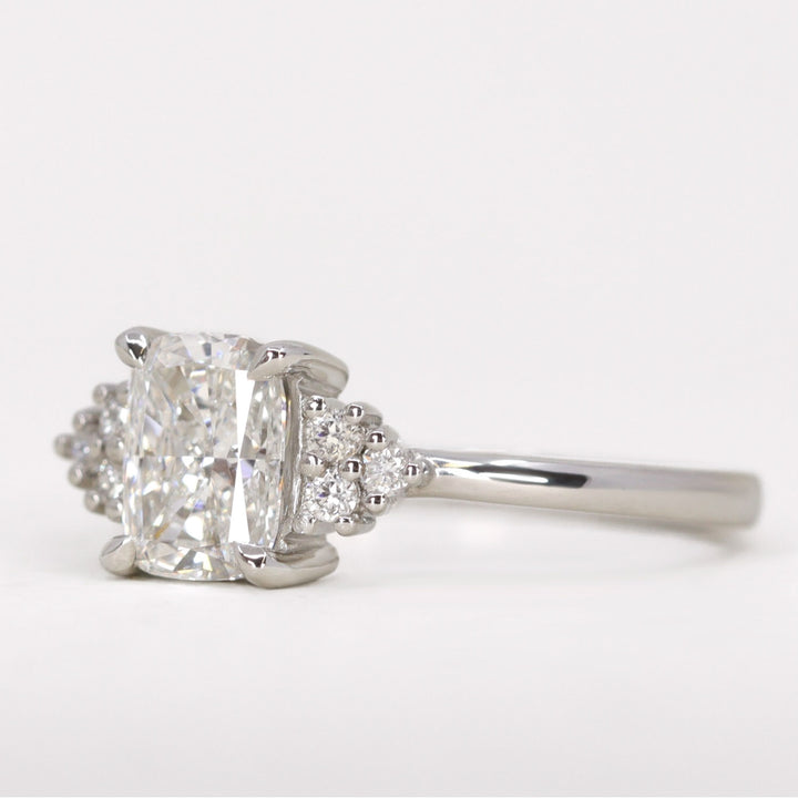 Henrietta - Lab Grown Diamond Cluster Ring - Ready-to-Wear Engagement Rings - Ready-to-Ship