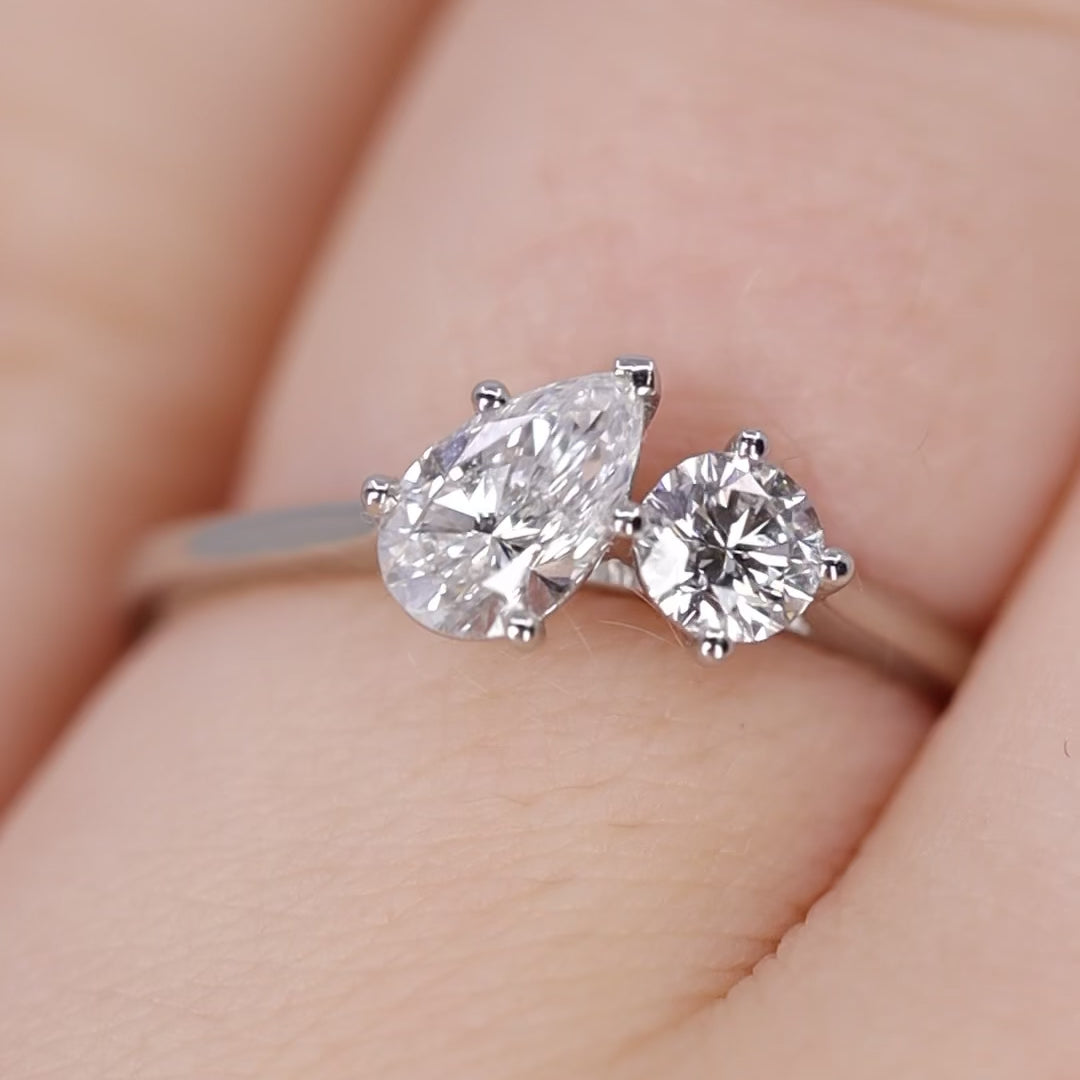 Juno - Lab Grown Diamond Toi et Moi Ring - Ready-to-Wear Engagement Rings - Ready-to-Ship
