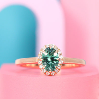 Unleash Your Diamond's Beauty: How to Choose the Perfect Setting Based on its Colour