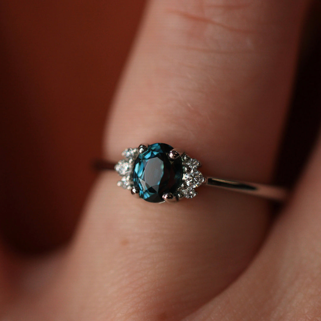 Oval Engagement Rings