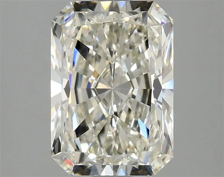 2.36ct Radiant Lab Grown Diamond (Colour H, Clarity VVS2, IGI Certified)
