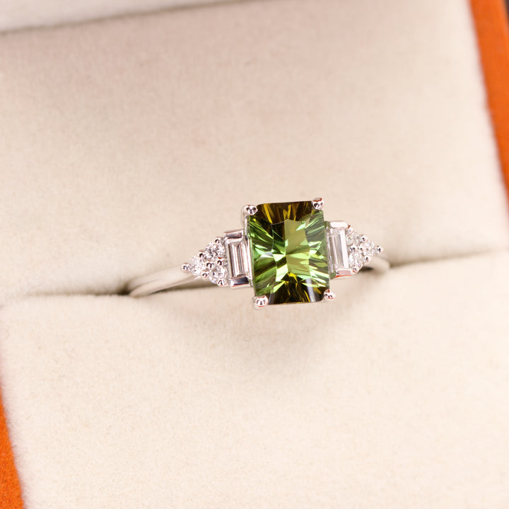 Arden - Pre-Owned - Optix Green Tourmaline Art Deco White Gold Engagement Ring - Ready-to-Wear