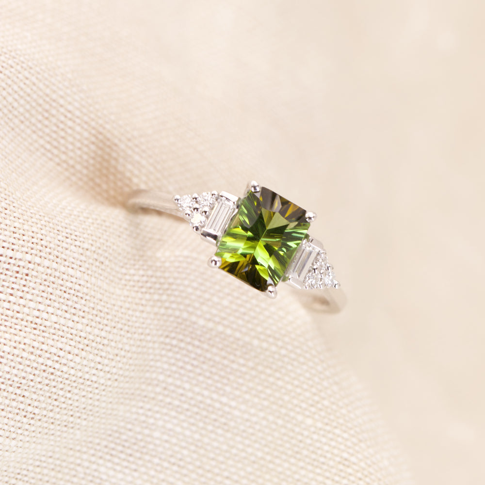 Arden - Pre-Owned - Optix Green Tourmaline Art Deco White Gold Engagement Ring - Ready-to-Wear Engagement Rings - Ready-to-Ship