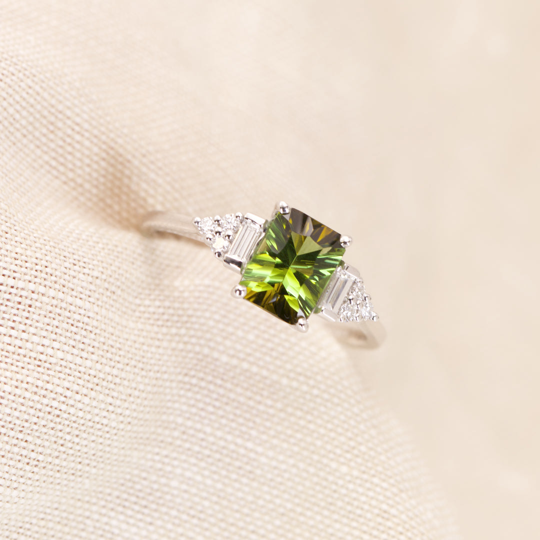 Arden - Pre-Owned - Optix Green Tourmaline Art Deco White Gold Engagement Ring - Ready-to-Wear