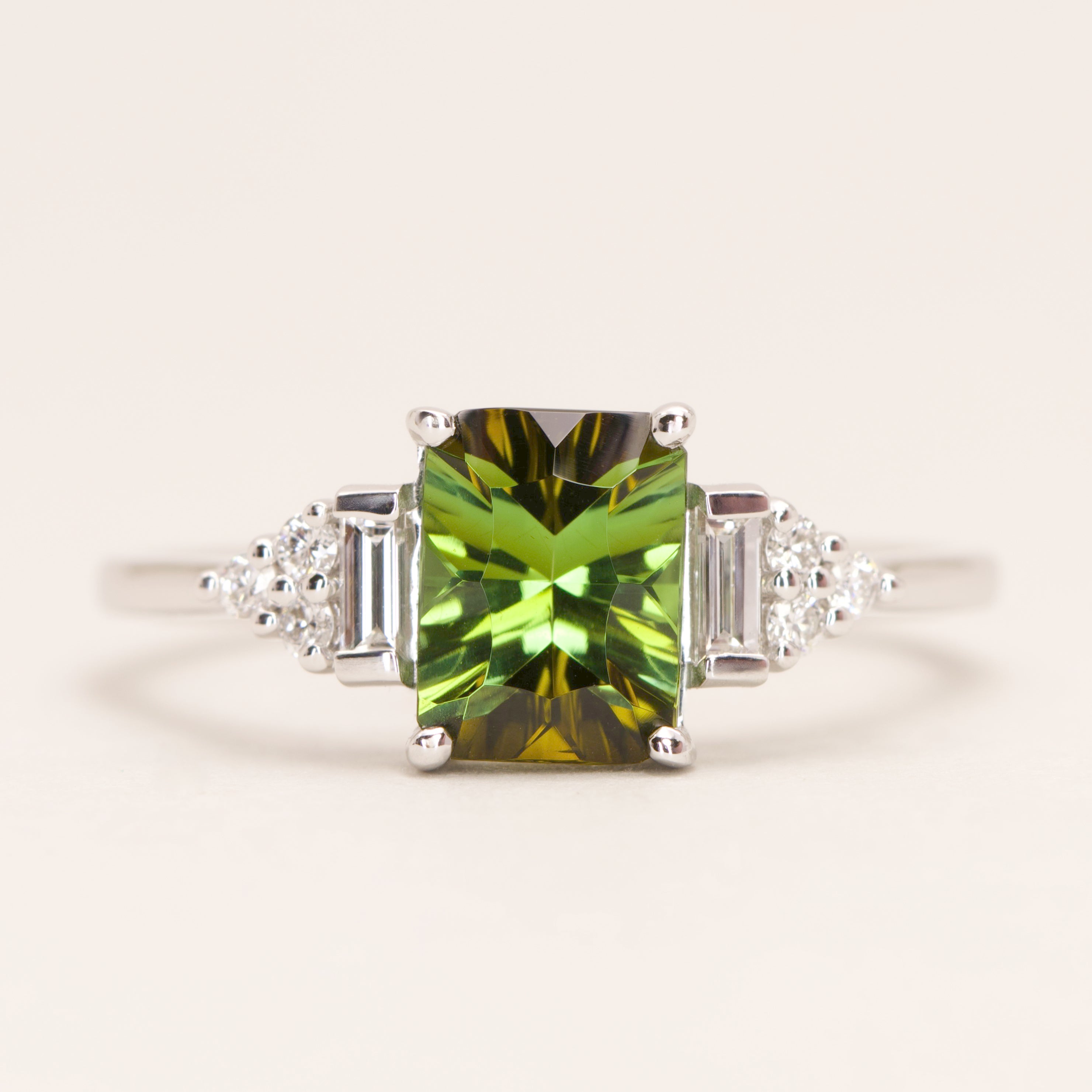 Arden - Pre-Owned - Optix Green Tourmaline Art Deco White Gold Engagement Ring - Ready-to-Wear Engagement Rings - Ready-to-Ship