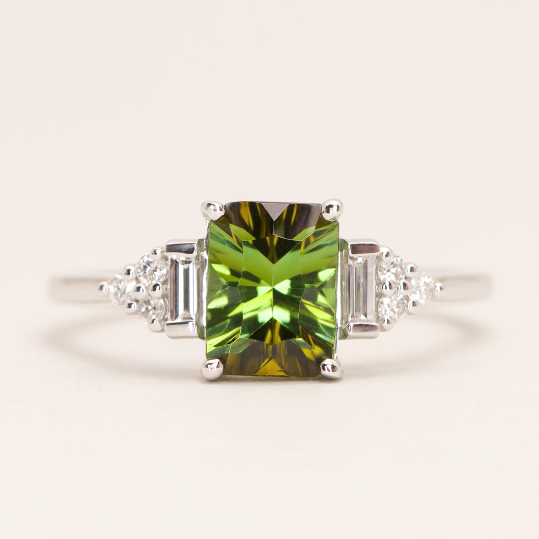 Arden - Pre-Owned - Optix Green Tourmaline Art Deco White Gold Engagement Ring - Ready-to-Wear