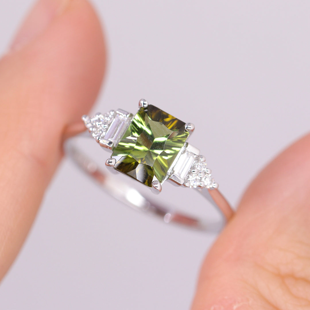 Arden - Pre-Owned - Optix Green Tourmaline Art Deco White Gold Engagement Ring - Ready-to-Wear