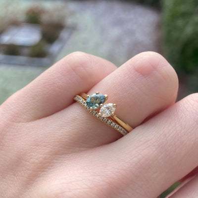 Juno - Dopamine by Jessica Flinn - Teardrop/Pear Cut Teal Sapphire and Oval Cut Lab Grown Diamond Toi et Moi Style Ring in 18ct Yellow Gold - Ready-to-Wear