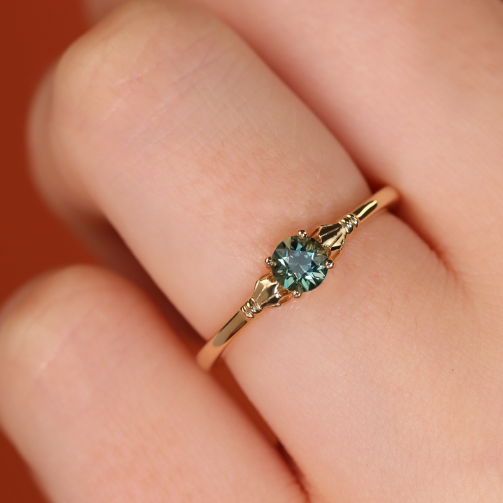 Tilly - Round Blue Teal Sapphire Art Deco Fan Detail Solitaire Engagement Ring - Ready-to-Wear