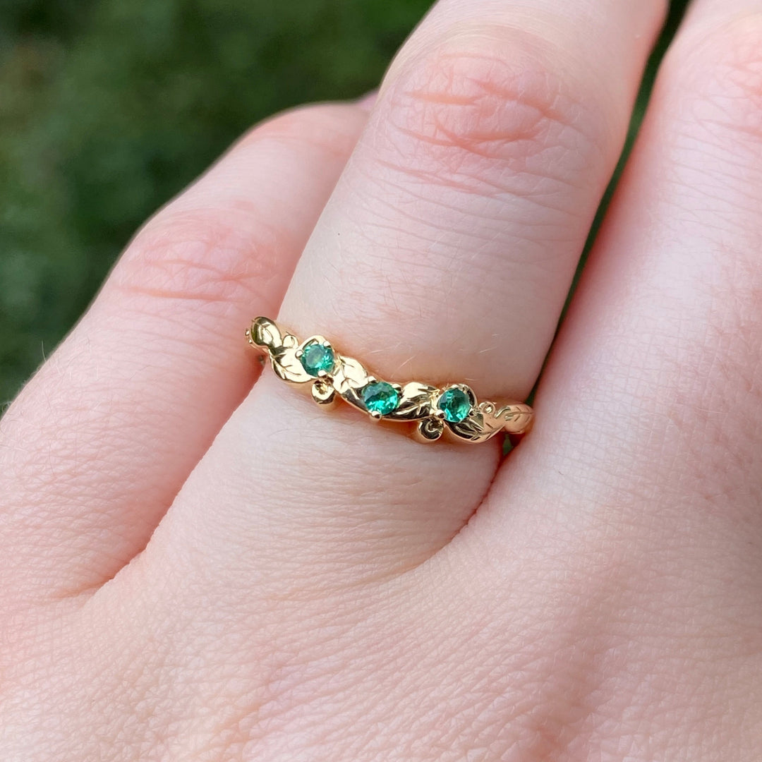 Willow - The Botanicals Collection - Decorative Leaf/Vine Inspired Art Nouveau Shaped Emerald Set Wedding Ring in 14ct Yellow Gold - Ready-To-Wear