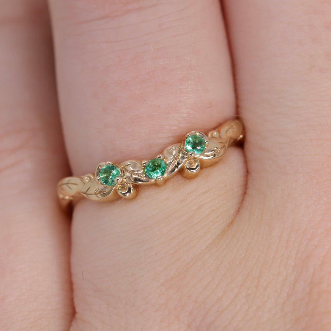 Willow - Leaf/Vine Detail Shaped Emerald Set Wedding Ring - Ready-To-Wear