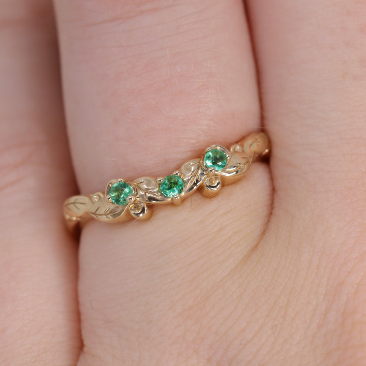 Willow - Leaf/Vine Detail Shaped Emerald Set Wedding Ring - Ready-To-Wear