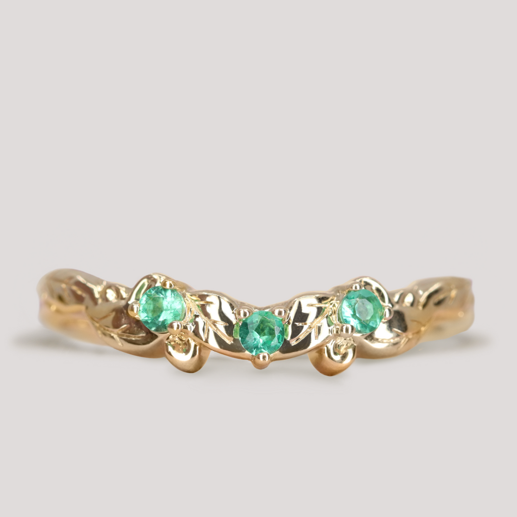 Willow - Leaf/Vine Detail Shaped Emerald Set Wedding Ring - Ready-To-Wear