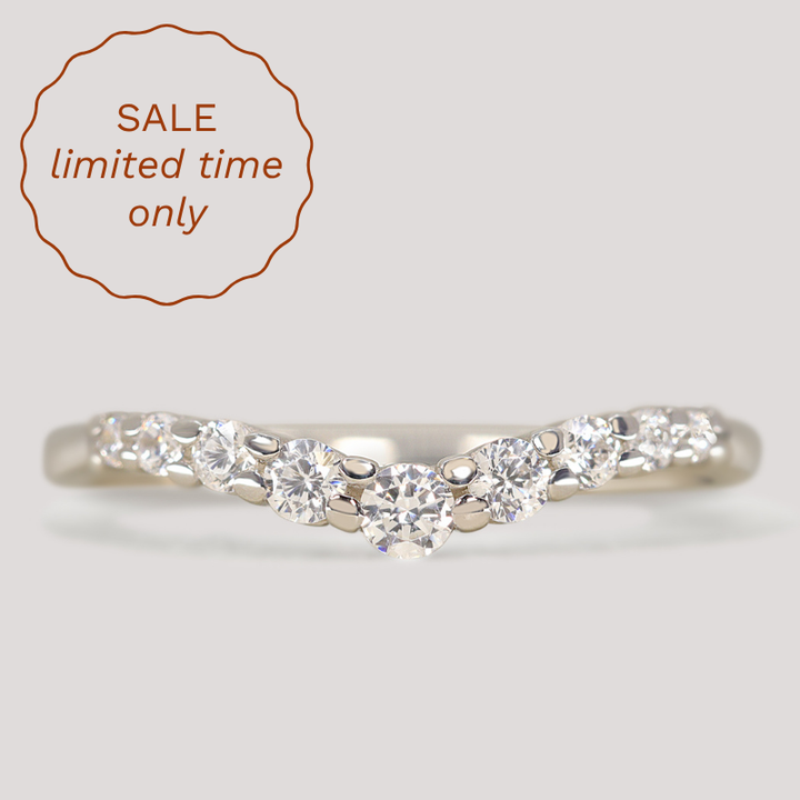 Cleo - Graduated Round Brilliant Cut Diamond Shaped Wedding Ring - Made-to-Order