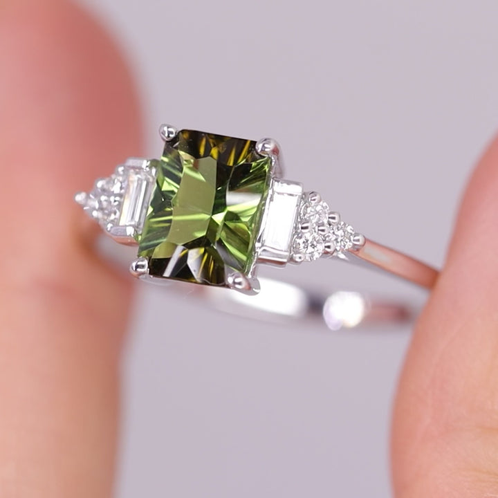Arden - Pre-Owned - Optix Green Tourmaline Art Deco White Gold Engagement Ring - Ready-to-Wear