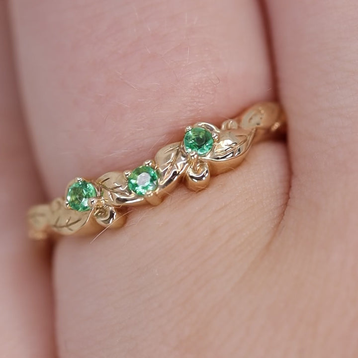 Willow - Leaf/Vine Detail Shaped Emerald Set Wedding Ring - Ready-To-Wear