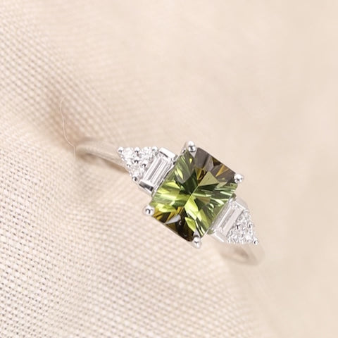 Arden - Pre-Owned - Optix Green Tourmaline Art Deco White Gold Engagement Ring - Ready-to-Wear