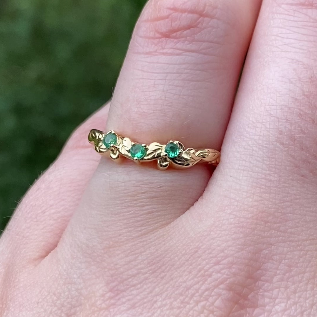 Willow - The Botanicals Collection - Decorative Leaf/Vine Inspired Art Nouveau Shaped Emerald Set Wedding Ring in 14ct Yellow Gold - Ready-To-Wear